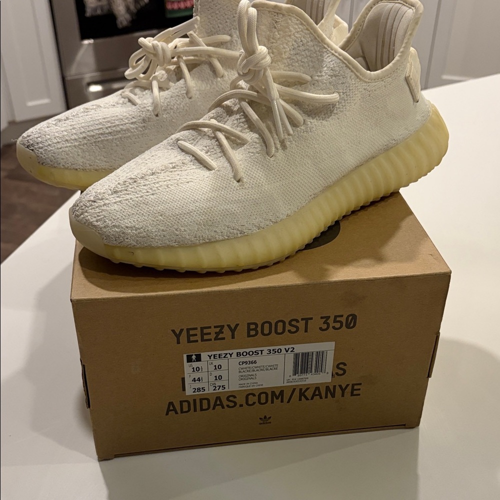 Yeezy Boost 350 V2 Sneakers - Cream White